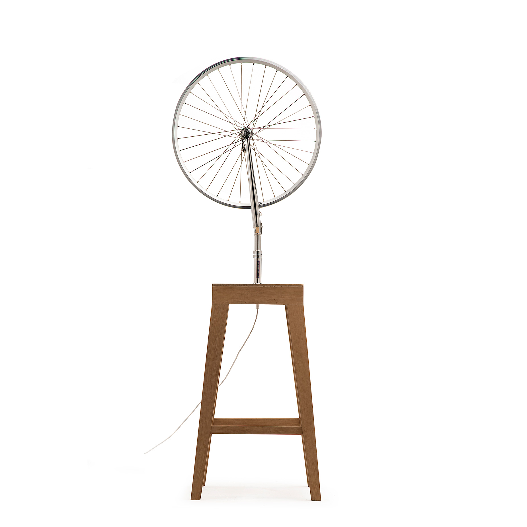 Marcel_ground_lamp_cyclampa